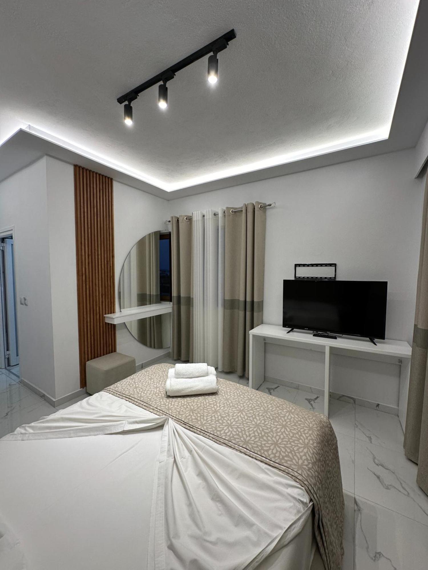 Hotel Elisabet Sarandë Exteriér fotografie