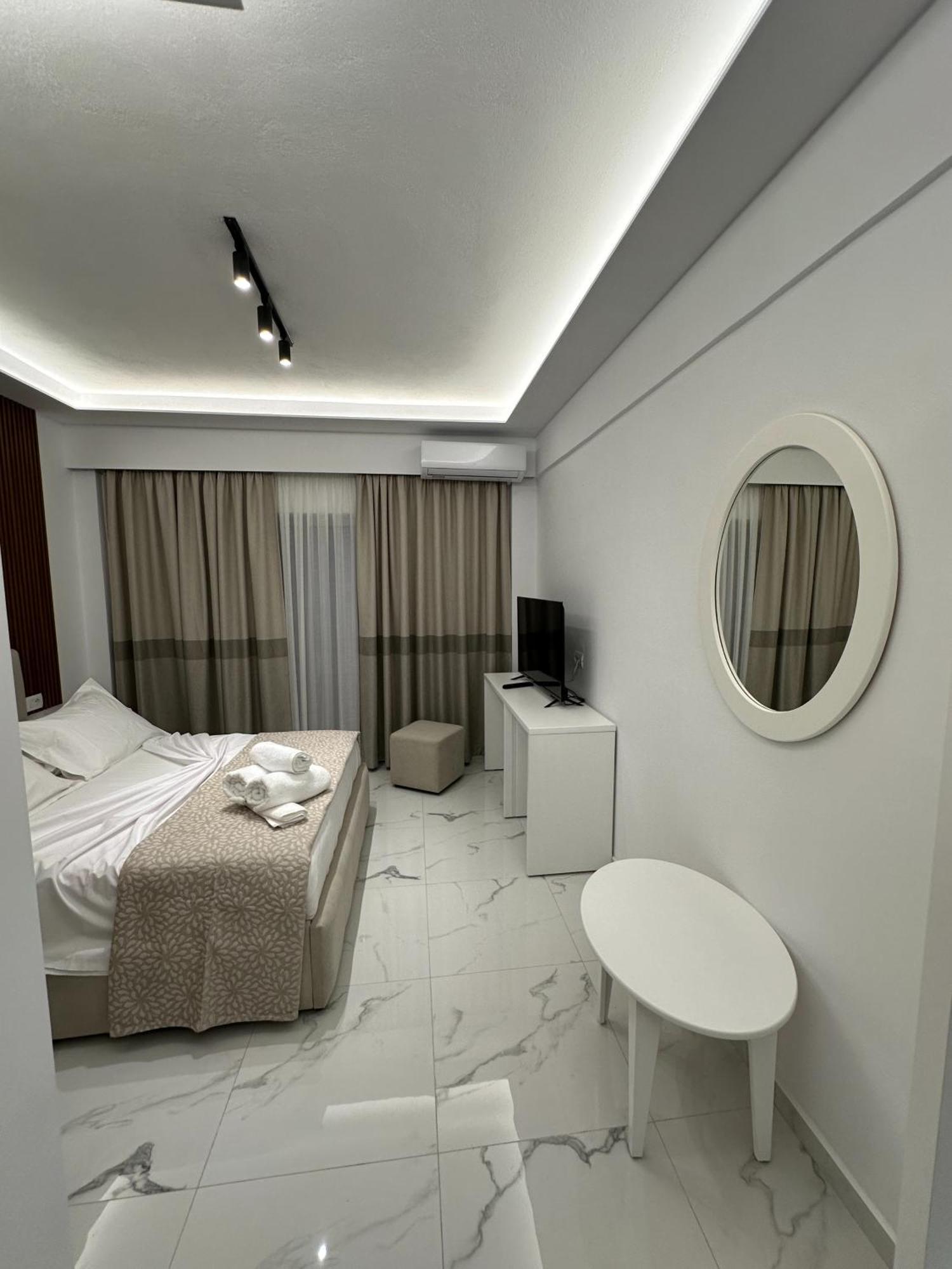 Hotel Elisabet Sarandë Exteriér fotografie