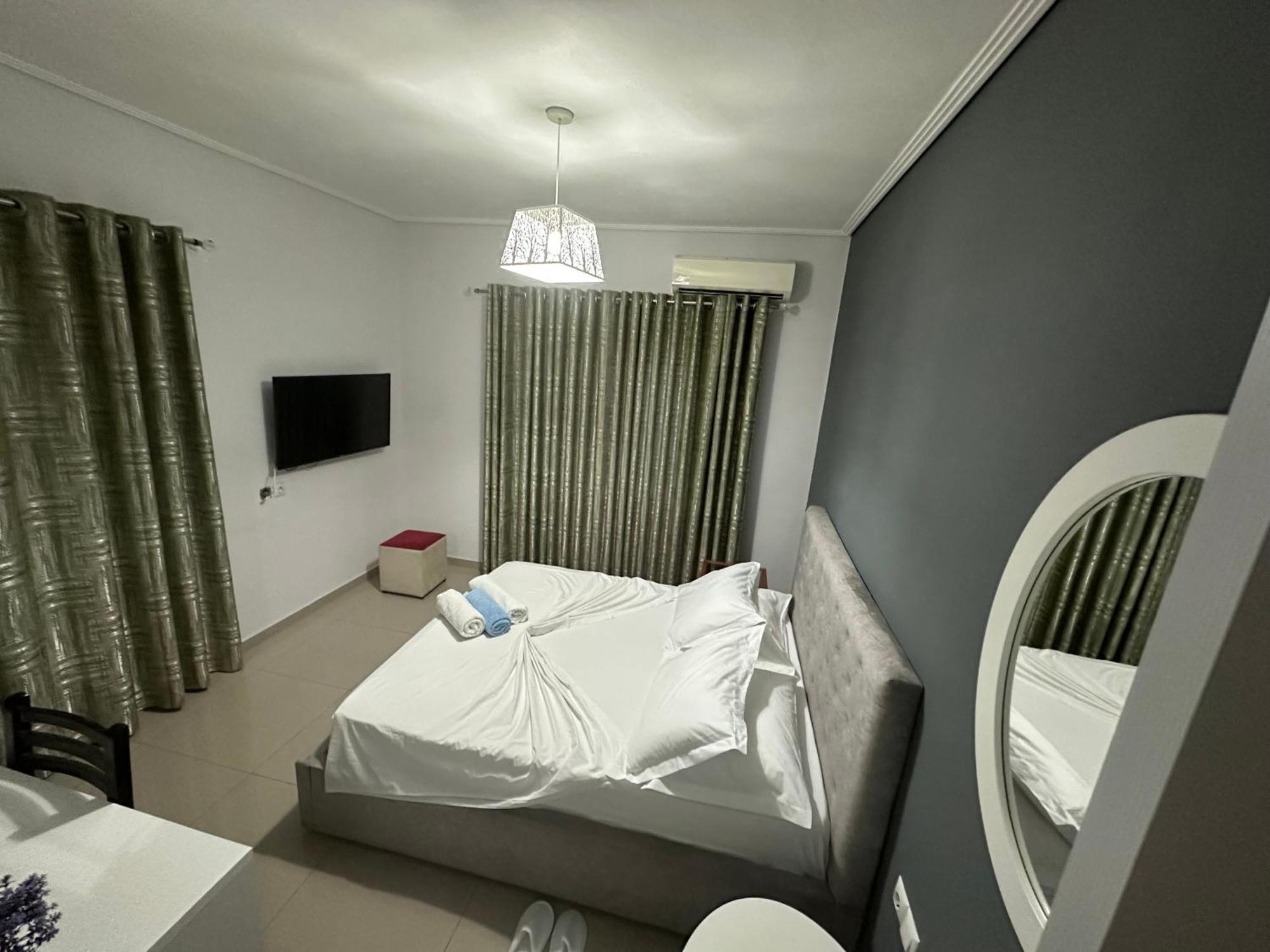 Hotel Elisabet Sarandë Exteriér fotografie