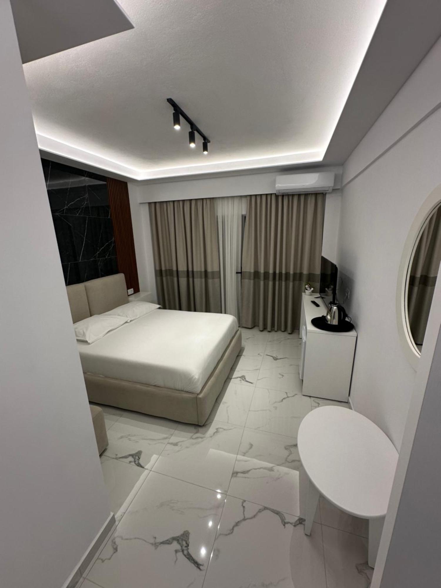 Hotel Elisabet Sarandë Exteriér fotografie